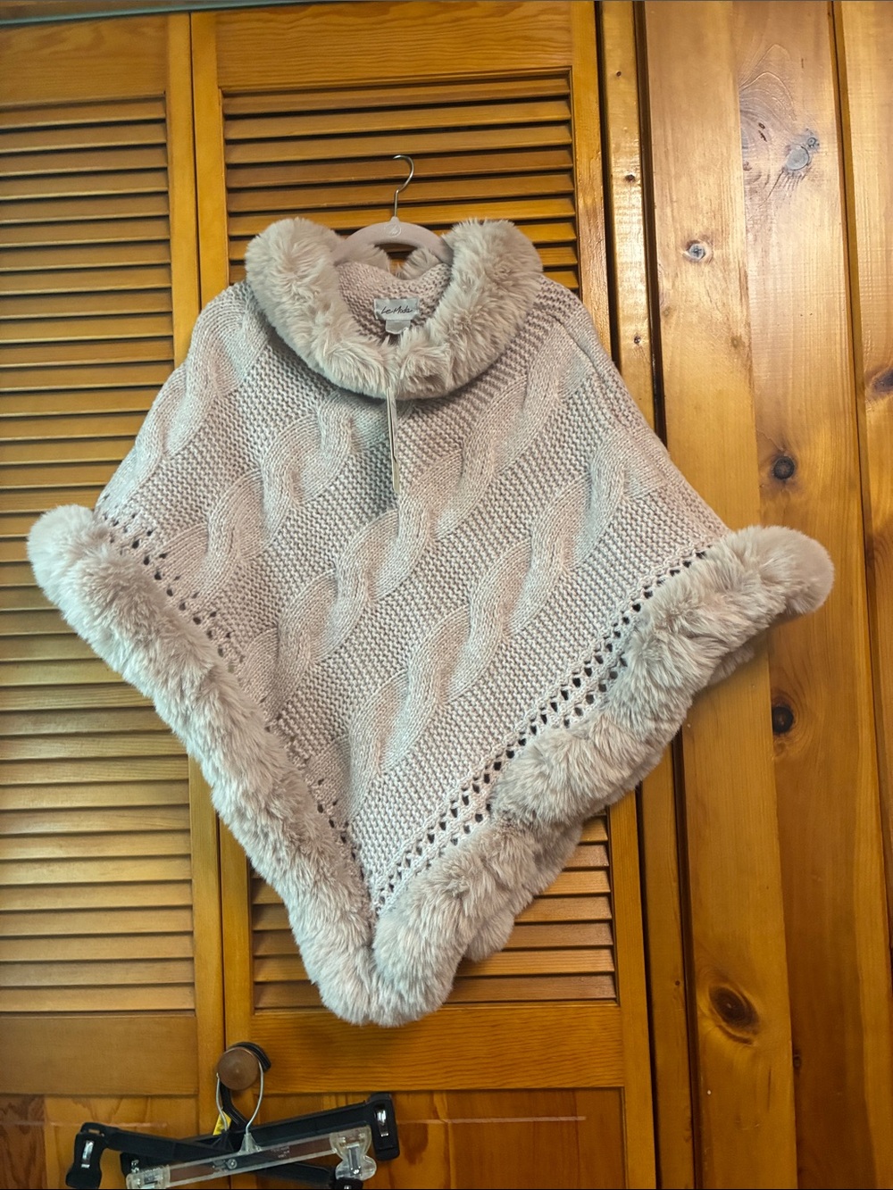 Faux-Fur Trim Cable-Knit Poncho in Blush Pink